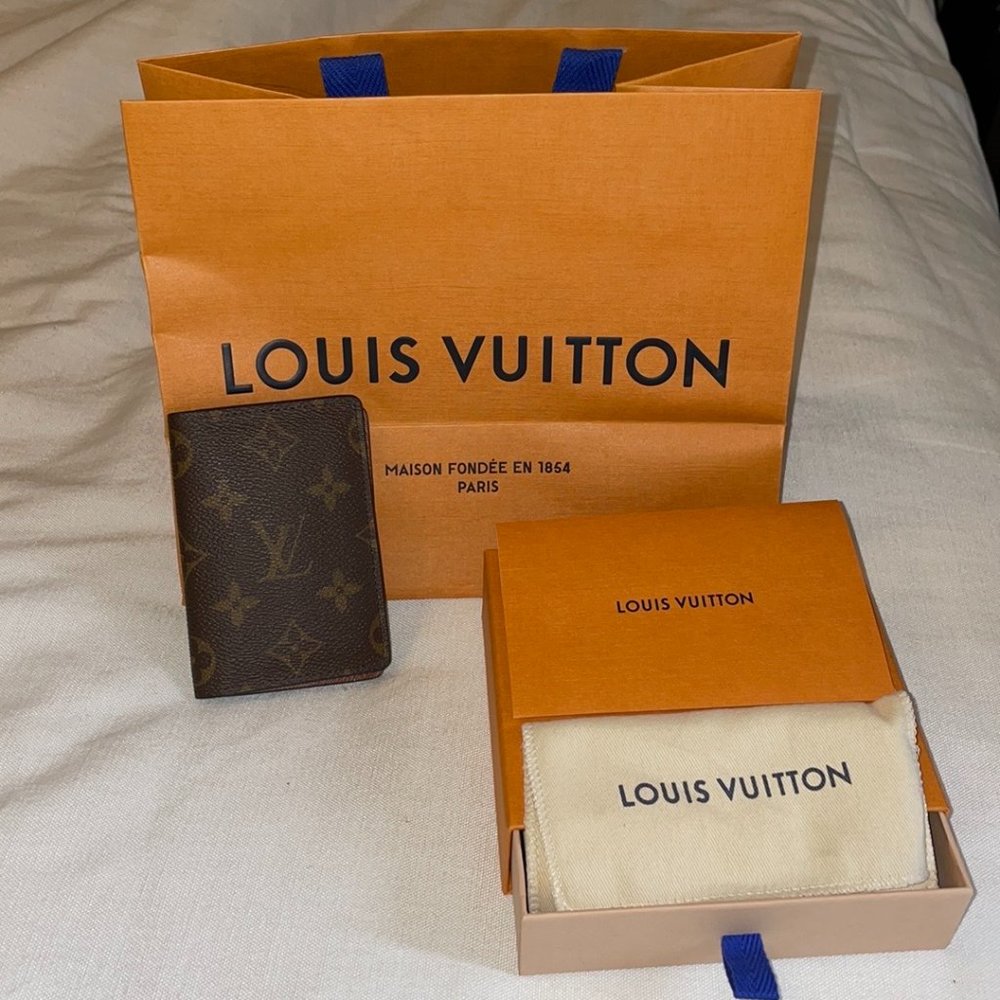 BRAND NEW/NEVER TOUCHED Louis Vuitton M60502 Wallet